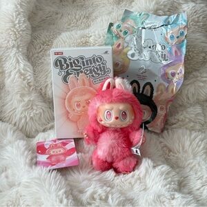 NEW OPEN BOX THE MONSTERS Big into Energy Series-Vinyl Plush Pendant - Love